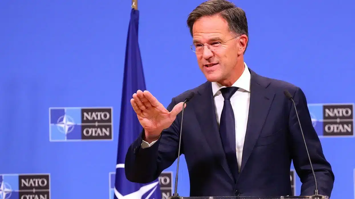 Rutte explique pourquoi l'OTAN n'a pas abattu les avions russes violant l'espace aérien estonien