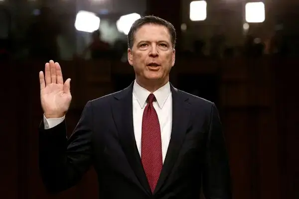 L'ex-directeur du FBI James Comey sous enquête pour fausses déclarations et entrave à la justice