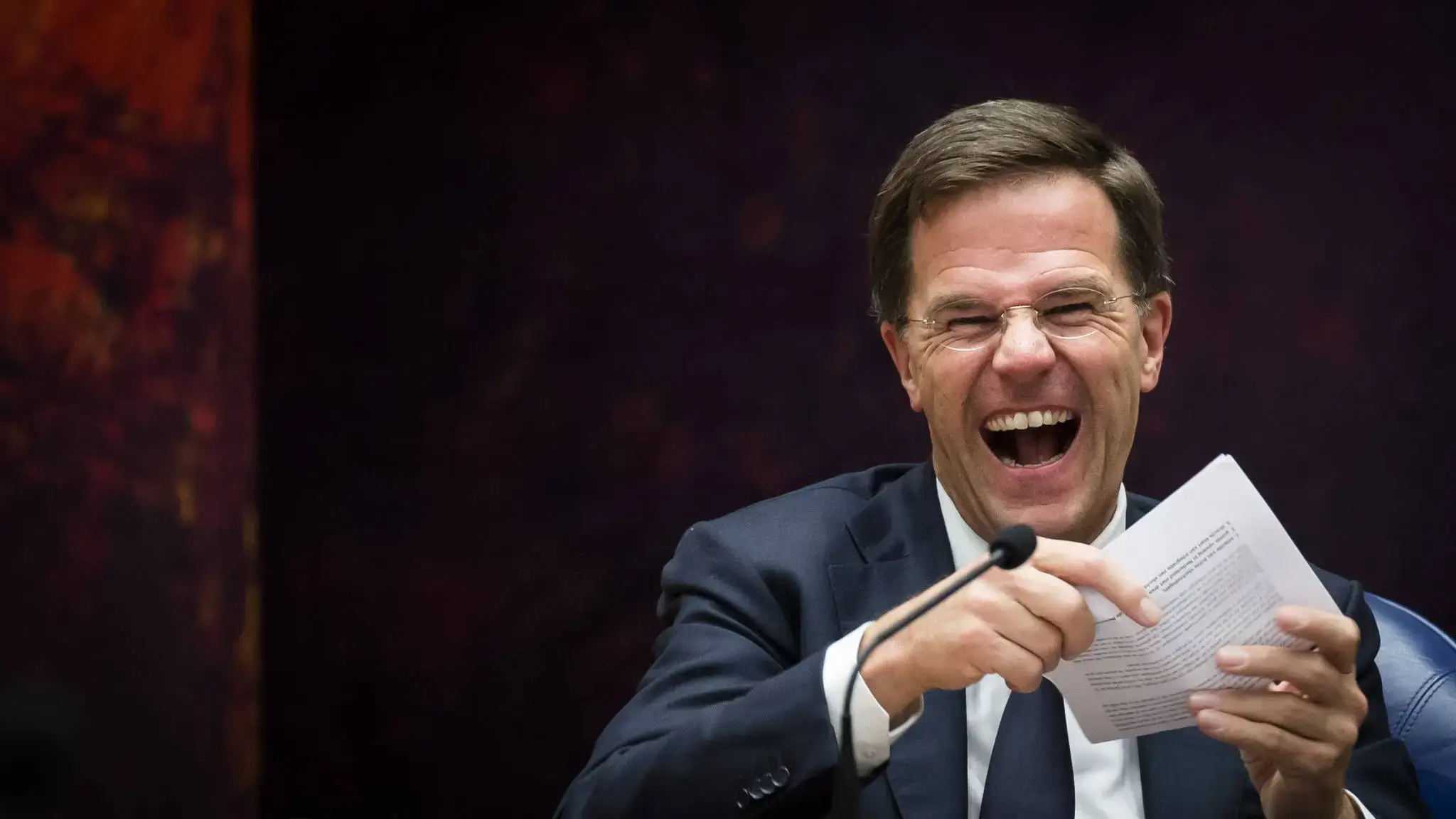 Le chef de l'OTAN se moque du Kremlin: l'ours n'a pas besoin de dire qu'il est un ours