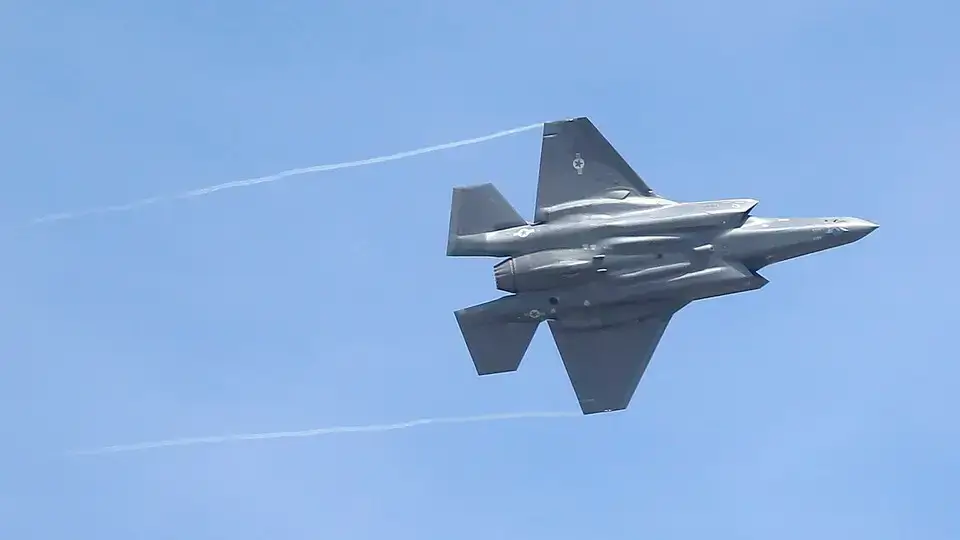 Trump envoie des chasseurs / Bombardiers nucléaires russes près de l'Alaska