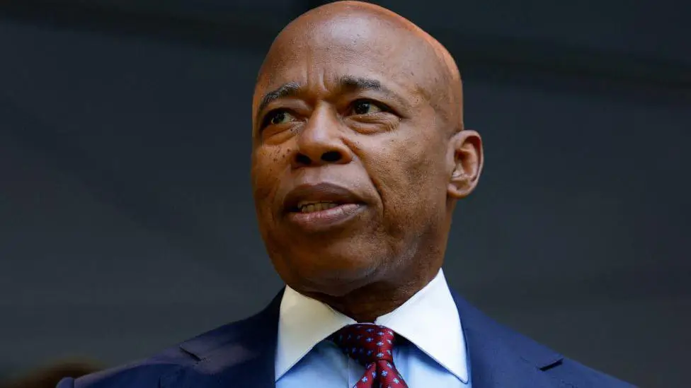 Séisme politique à New York / Le maire se retire de la course 5 semaines avant le vote