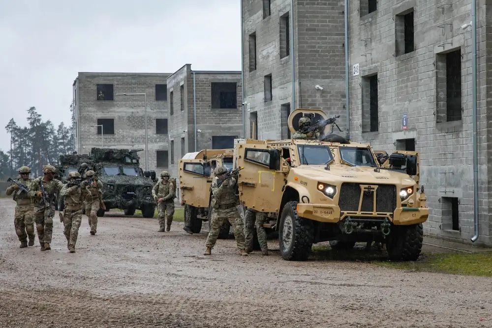 Les États-Unis investiront 1 000 milliards de dollars dans l'armée