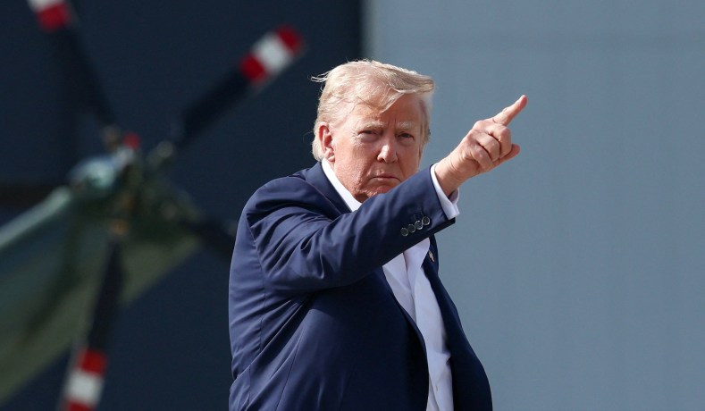 La guerre est finie”, Trump arrive en Israël – accueilli sur tapis rouge