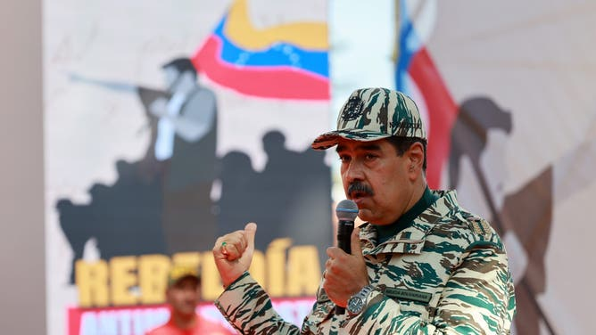 Venezuela panique face aux USA, avertit d'une attaque, Maduro message à Trump
