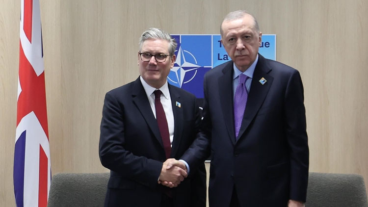 Avions de chasse Eurofighter en Turquie : Starmer rencontre Erdogan pour discuter de la vente