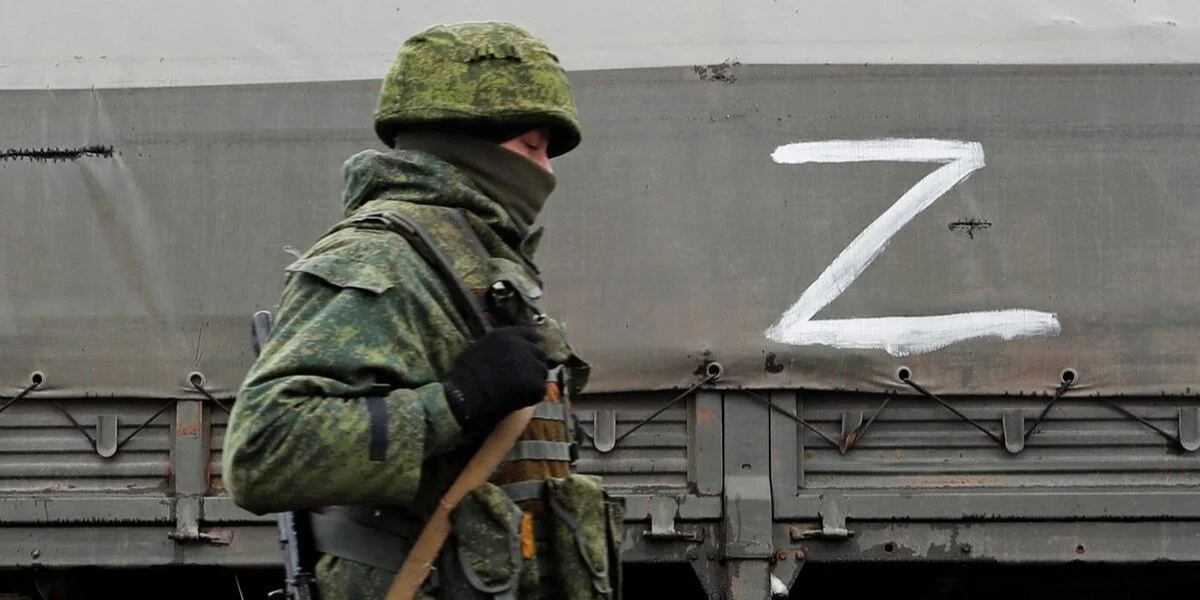 La Russie avance à pas de tortue en Ukraine, 108 ans pour une conquête totale selon The Economist.