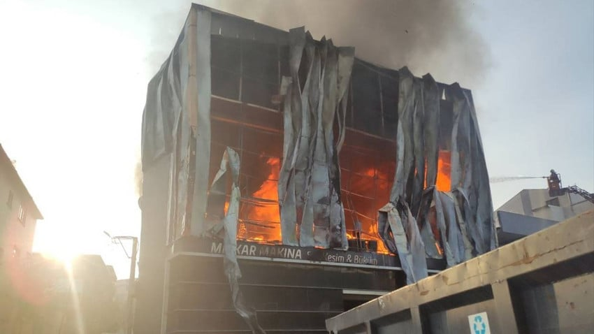 Enfer de flammes: incendie dans un dépôt de parfums — Tragédie en Turquie, au moins six morts