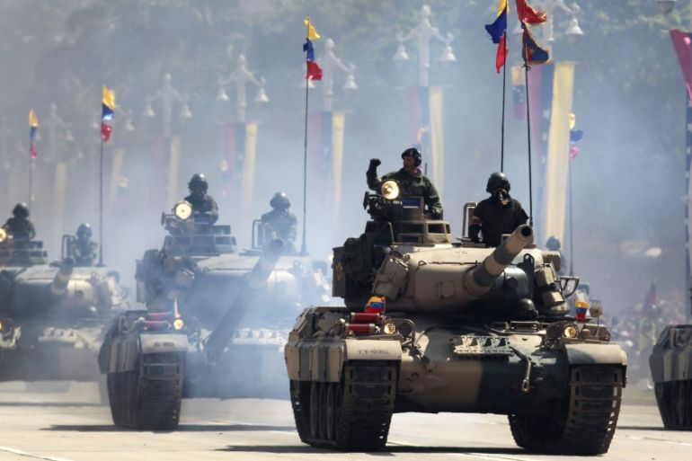 Ordonne «mobilisation massive» militaire / Maduro prépare le Venezuela à la guerre contre les USA