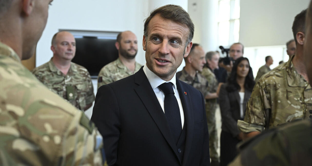 Défense: Macron veut 3,5 mds d'euros de dépenses supplémentaires en 2026 puis 3 mds de plus en 2027