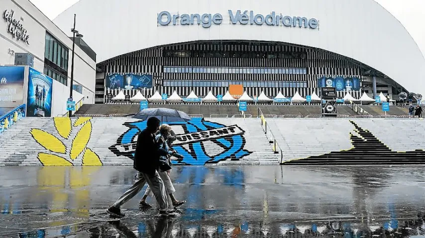 Pluies orageuses: matches reportés, transports perturbés et dégâts dans le Sud-Est